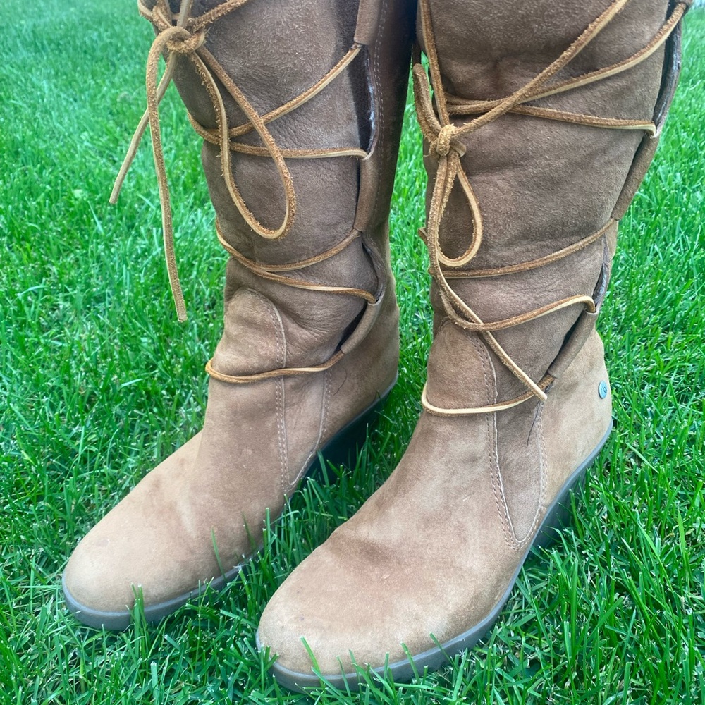 UGG Suede and shearling boots - size 8